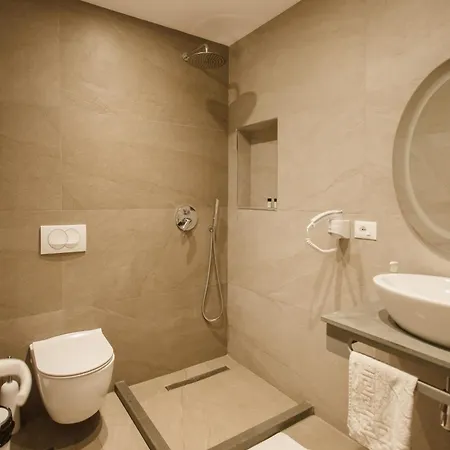 מלון Elba Premium 4*
